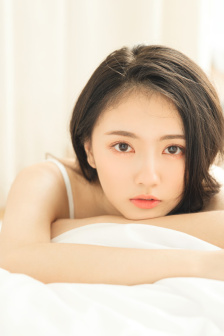 我女朋友摸完我下面蛋蛋很疼